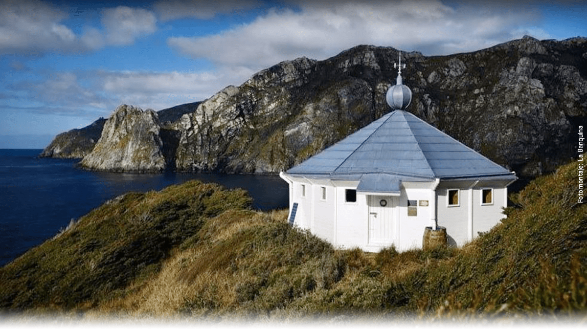 DE FAROS Y APARICIONES