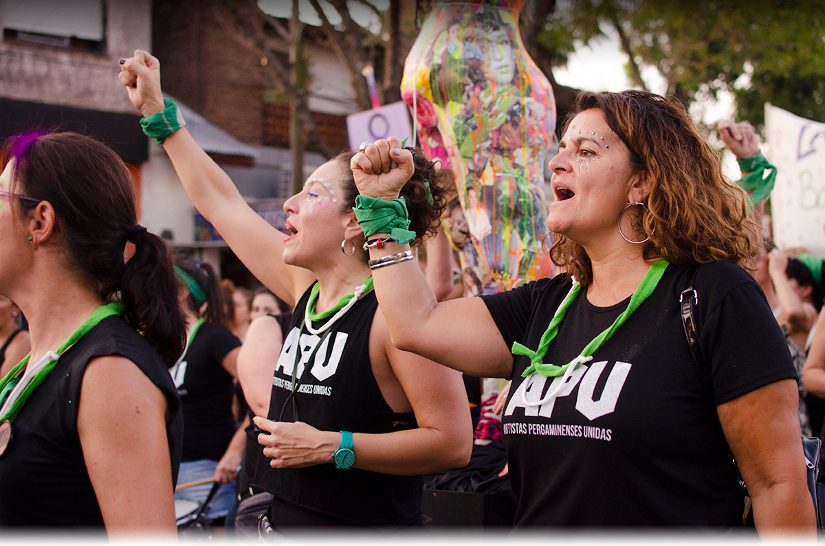 LA MUJER Y LOS MEDIOS DE COMUNICACIÓN